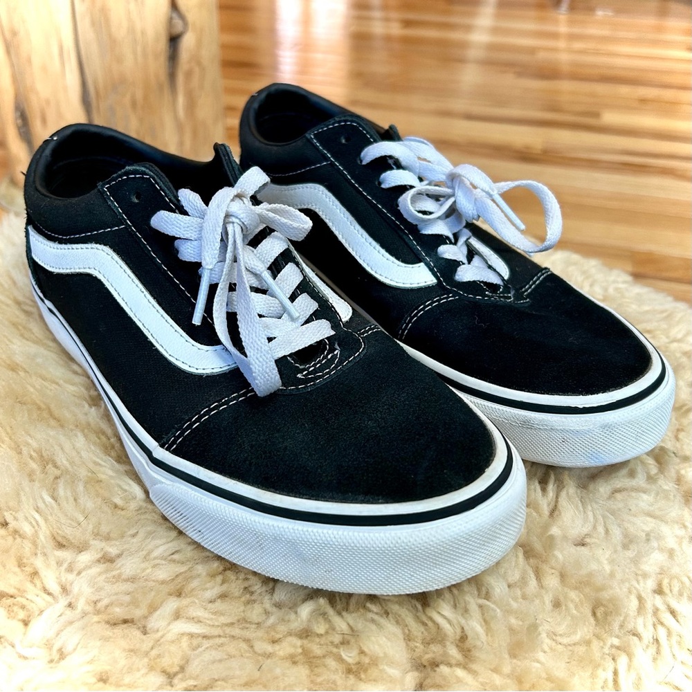 Vans Old Skool skate shoes size 7.5